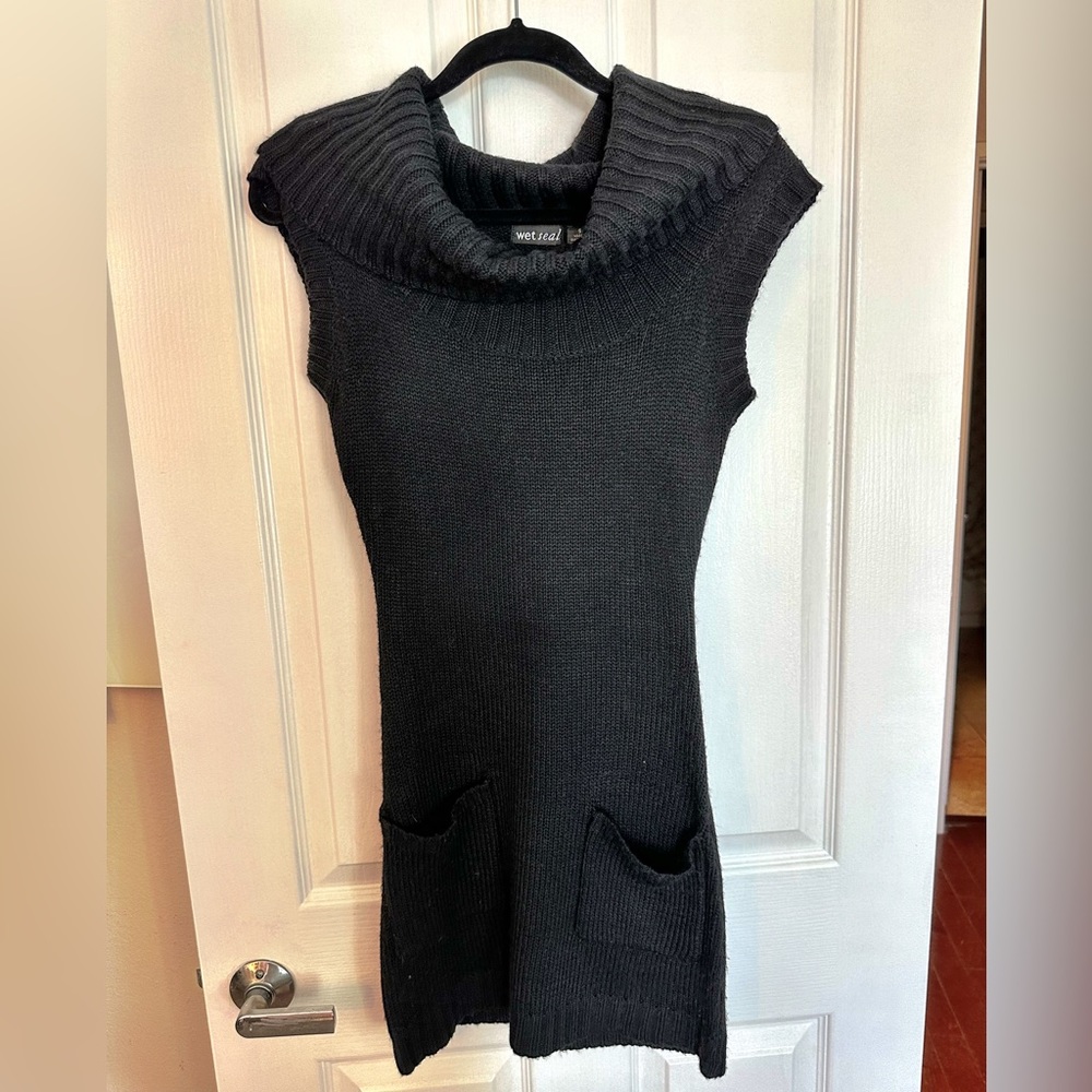 Black sleeveless sweater dress with scoop neck